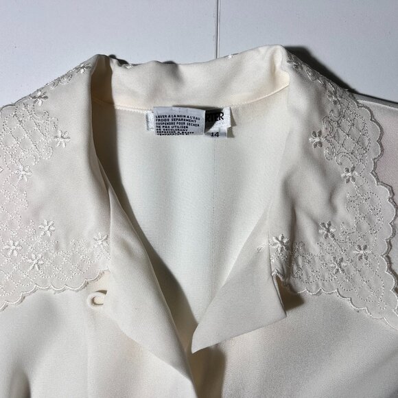 1980's Embroidered White Button Down Shirt - Picture 7 of 7